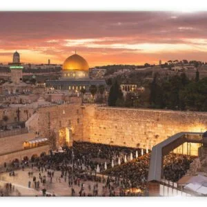 תמונת הכותל המערבי בלילה עם תאורה רכה. Weprint תמונות זכוכית.
