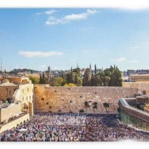 תמונה פנורמית של הכותל המערבי בירושלים, כיפת הסלע ושמיים בהירים. Weprint תמונות זכוכית.