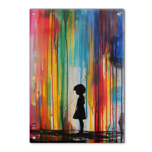 סילואטה של ילדה עומדת על רקע מופשט של קווים צבעוניים אנכיים בצבעי הקשת.