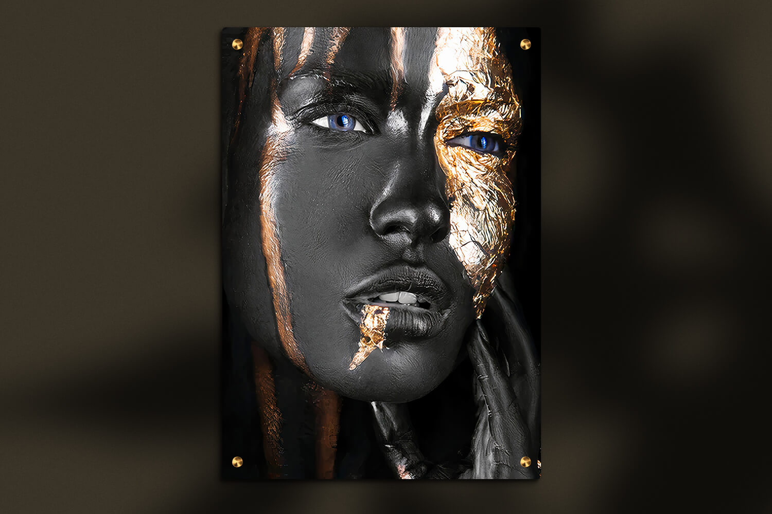 תמונת זכוכית – גולדן פייס S1050 עם אישה בצבעים שחור, זהב וכחול